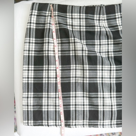 Plaid Mini Skirt - Picture 4 of 5